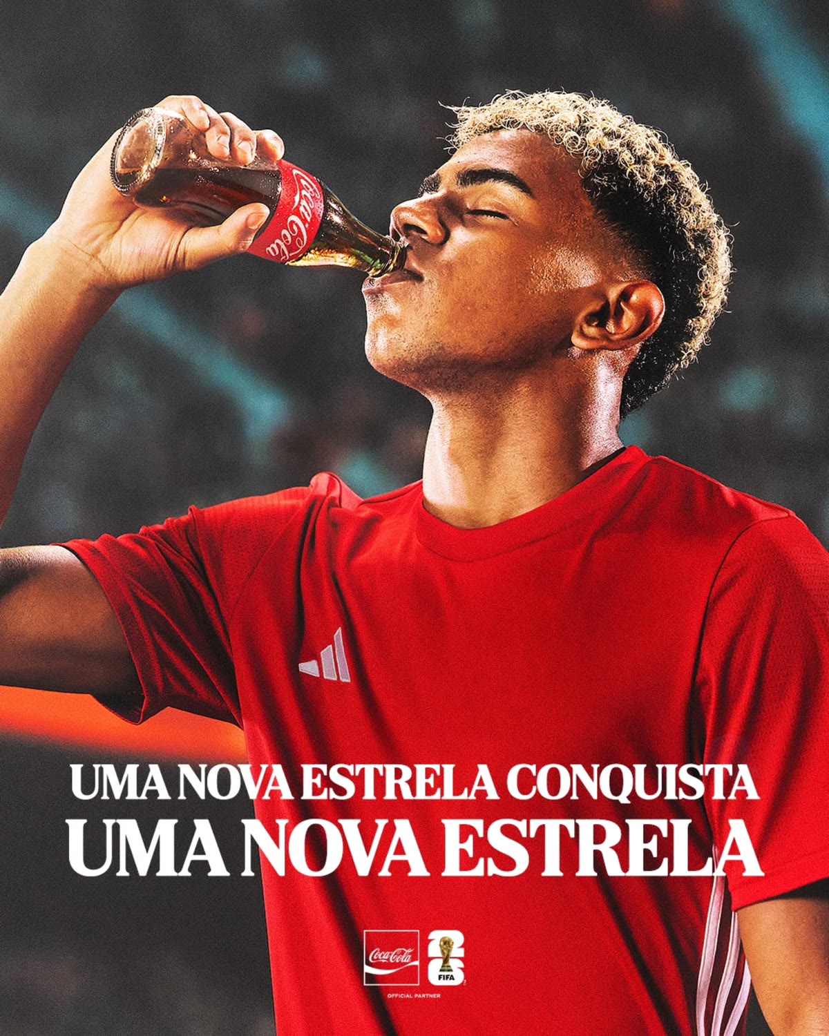 jogador bebendo coca-cola, uma nova estrela conquista uma nova estrela